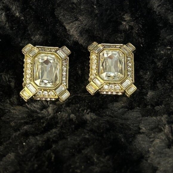 Heidi Daus Clip Earrings Estate Splendor Clear Crystal Rectangular Gold Tone OS - Picture 2 of 12